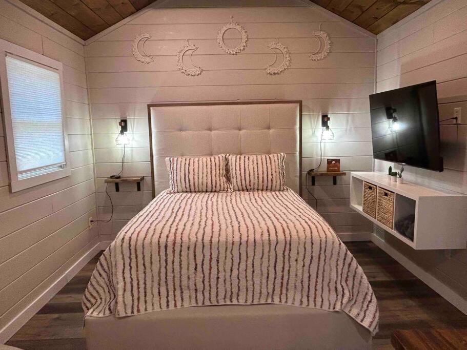 Blissful Nook Tiny Home ~ Cozy Retreat W/ Hot Tub; Near Town And Deep Creek Bryson City Exterior foto
